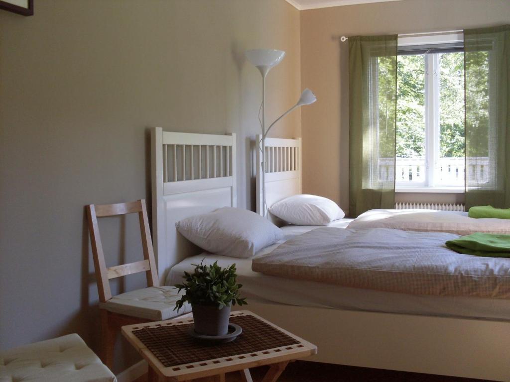 Hotel & Pensionat Bjoerkelund Stenbrohult  Oda fotoğraf