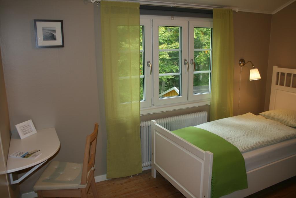 Hotel & Pensionat Bjoerkelund Stenbrohult  Oda fotoğraf